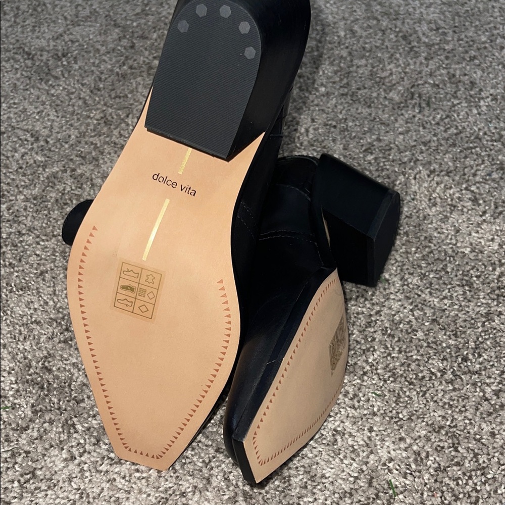 Dolce Vita Western Black Leather Ankle Boot - Picture 4 of 7